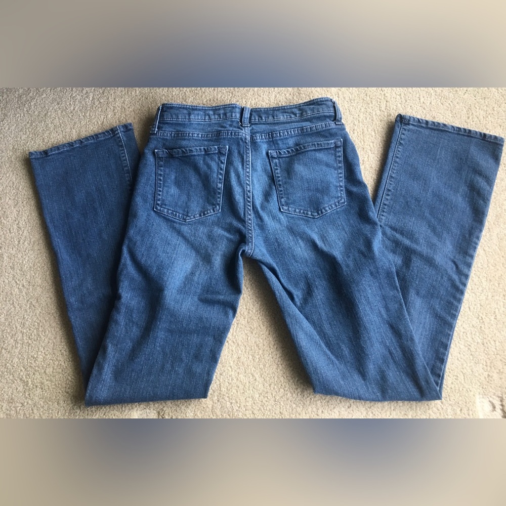 ✨ Closet Clear-out! ✨ Gap Midrise Boot cut Jeans Size 8/29L